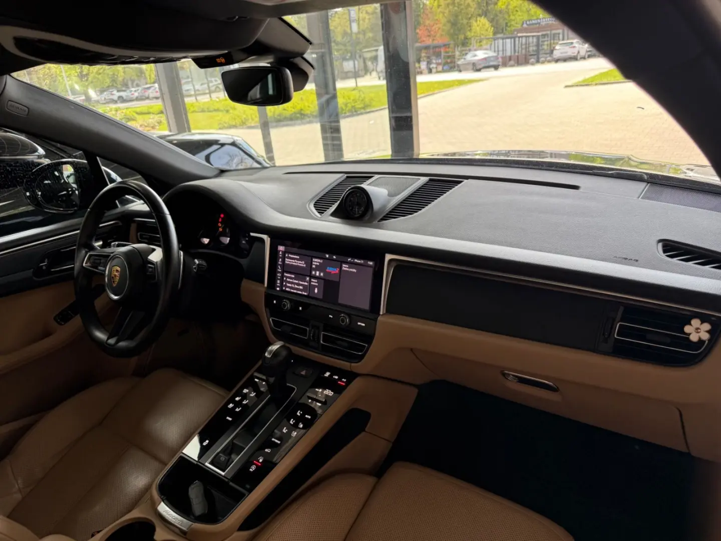 Macan Basis- Pano- Bose- 360