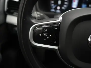 XC 90 B5 D AWD Geartronic Momentum Pro Navi/Lede