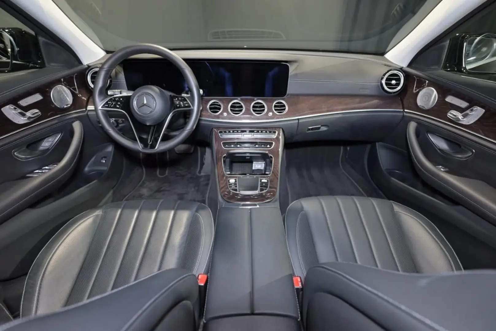 E 300 de EXCLUSIVE/DISTRO/SITZKLIMA/SOUND/LEDER