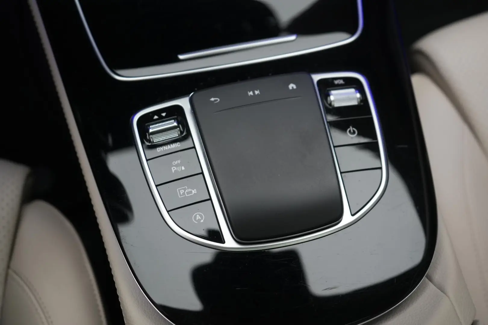 E 300 9G-Tronic AMG Navi/Leder/Temp/Kamera/HUD/P