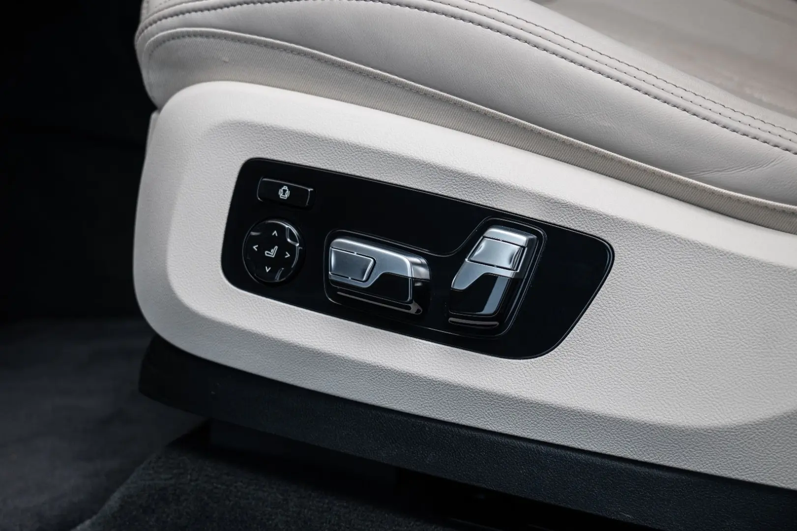 X7 xDrive 40d/Msport/Exclusive/Skylounge/Massage