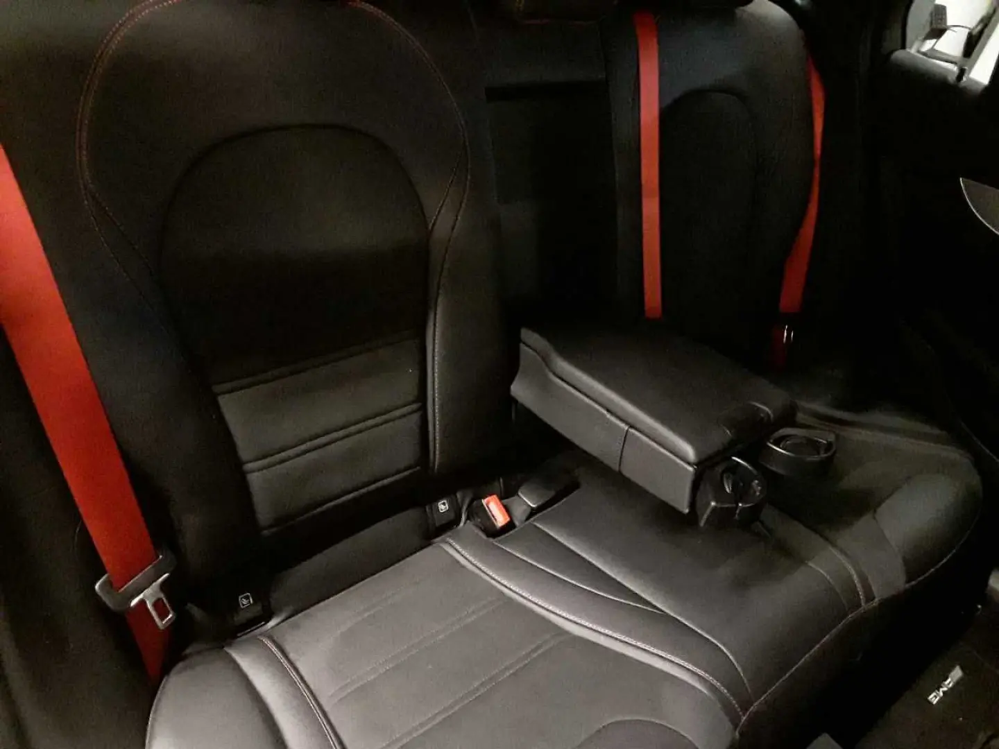 GLC 220d 4M 9G AMG+ AHK HuD PANO StHz