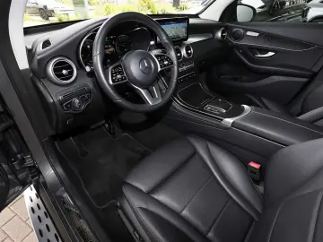 GLC 300 de 4M AHK+TOTWINKEL+DISTRONIC+CARPLAY