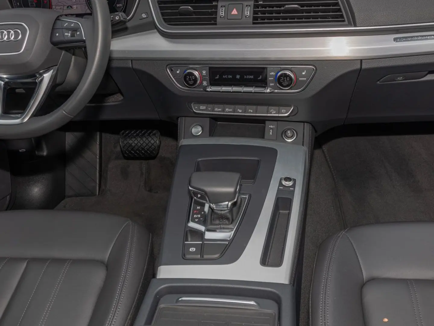 Q5 advanced 45TFSI quattro ACC+AHK+LED+PANO+19Z´