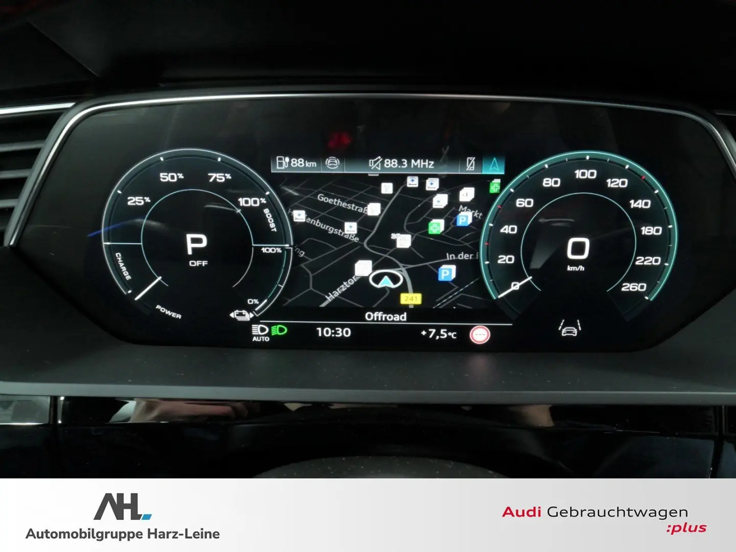 Q8 50 e-tron S line quattro 250 kW, S line, HuD
