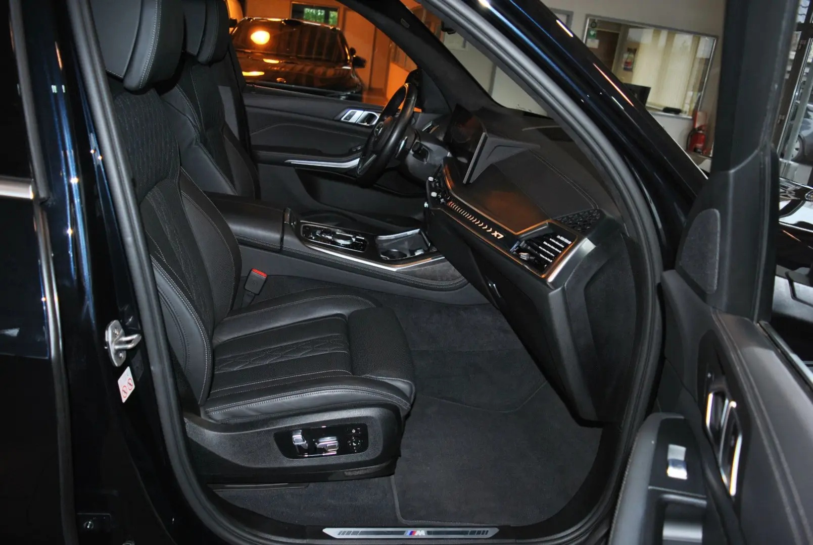 X7 xDrive 40 d M Sport Carbon-schwarz