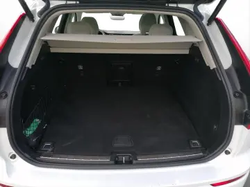 XC60 Recharge T6 AWD Connect Edition AHK 360Grad