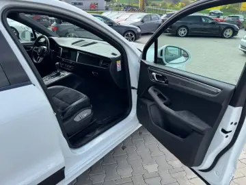 Macan GTS