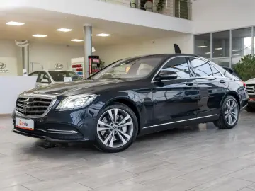 Mercedes-Benz S-Class S560 V8 4MATIC 9G-Tronic