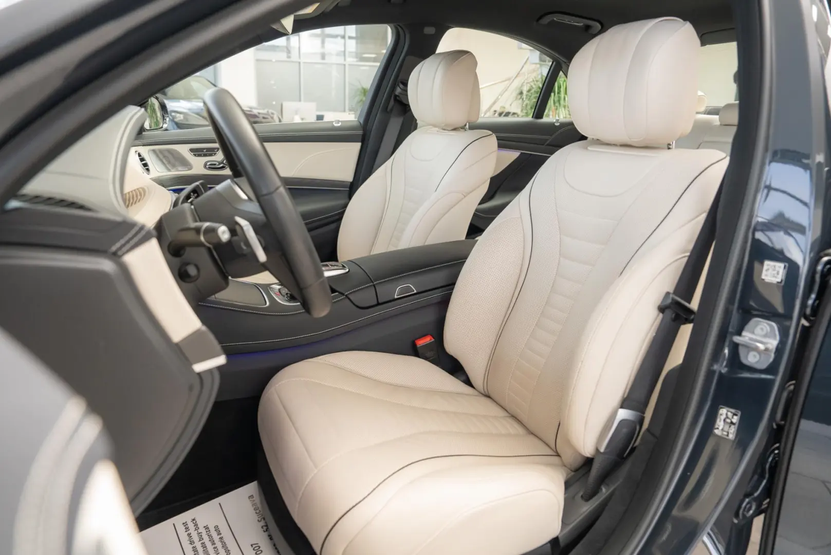 Mercedes-Benz S-Class S560 V8 4MATIC 9G-Tronic