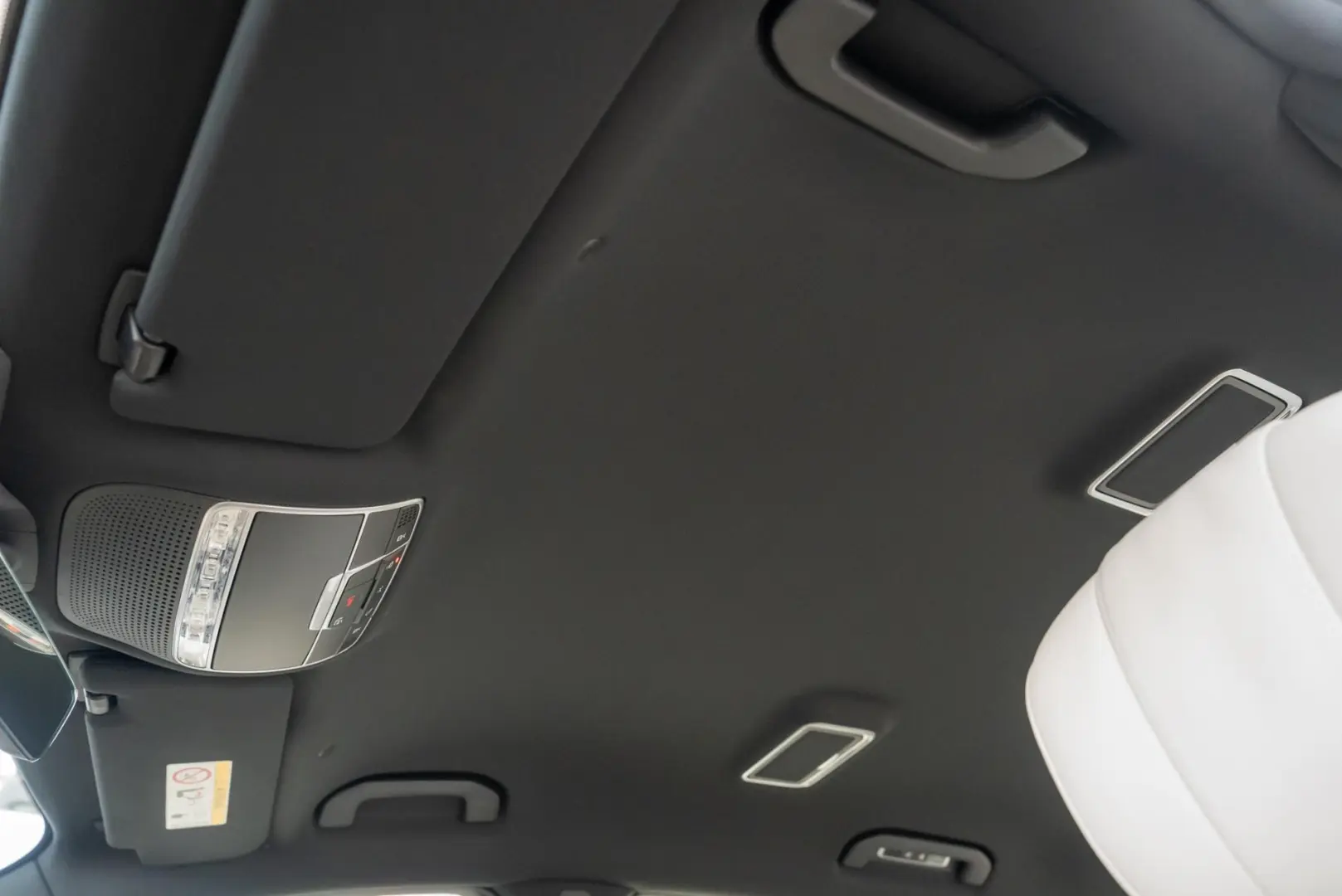 Mercedes-Benz S-Class S560 V8 4MATIC 9G-Tronic