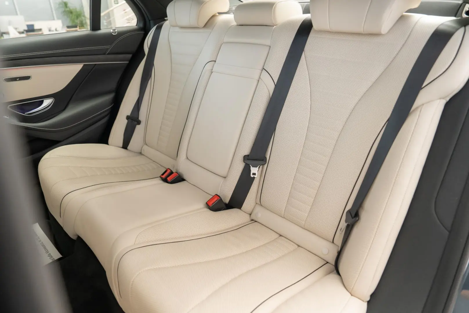 Mercedes-Benz S-Class S560 V8 4MATIC 9G-Tronic