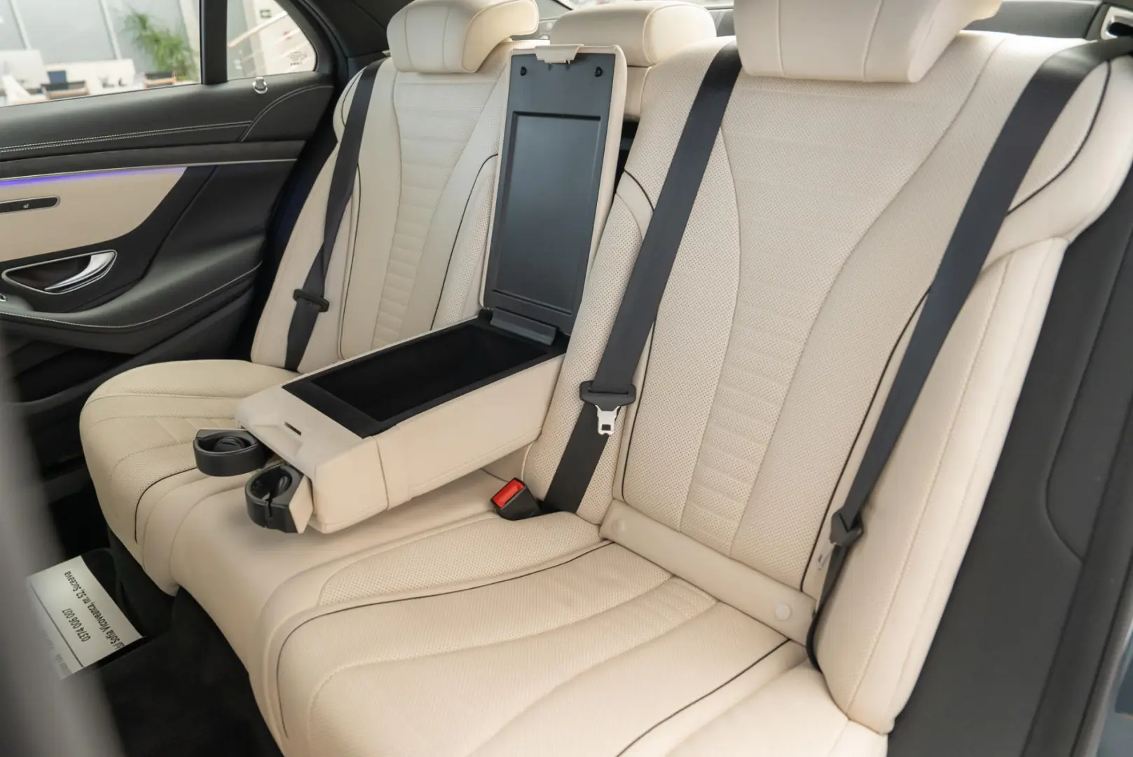 Mercedes-Benz S-Class S560 V8 4MATIC 9G-Tronic