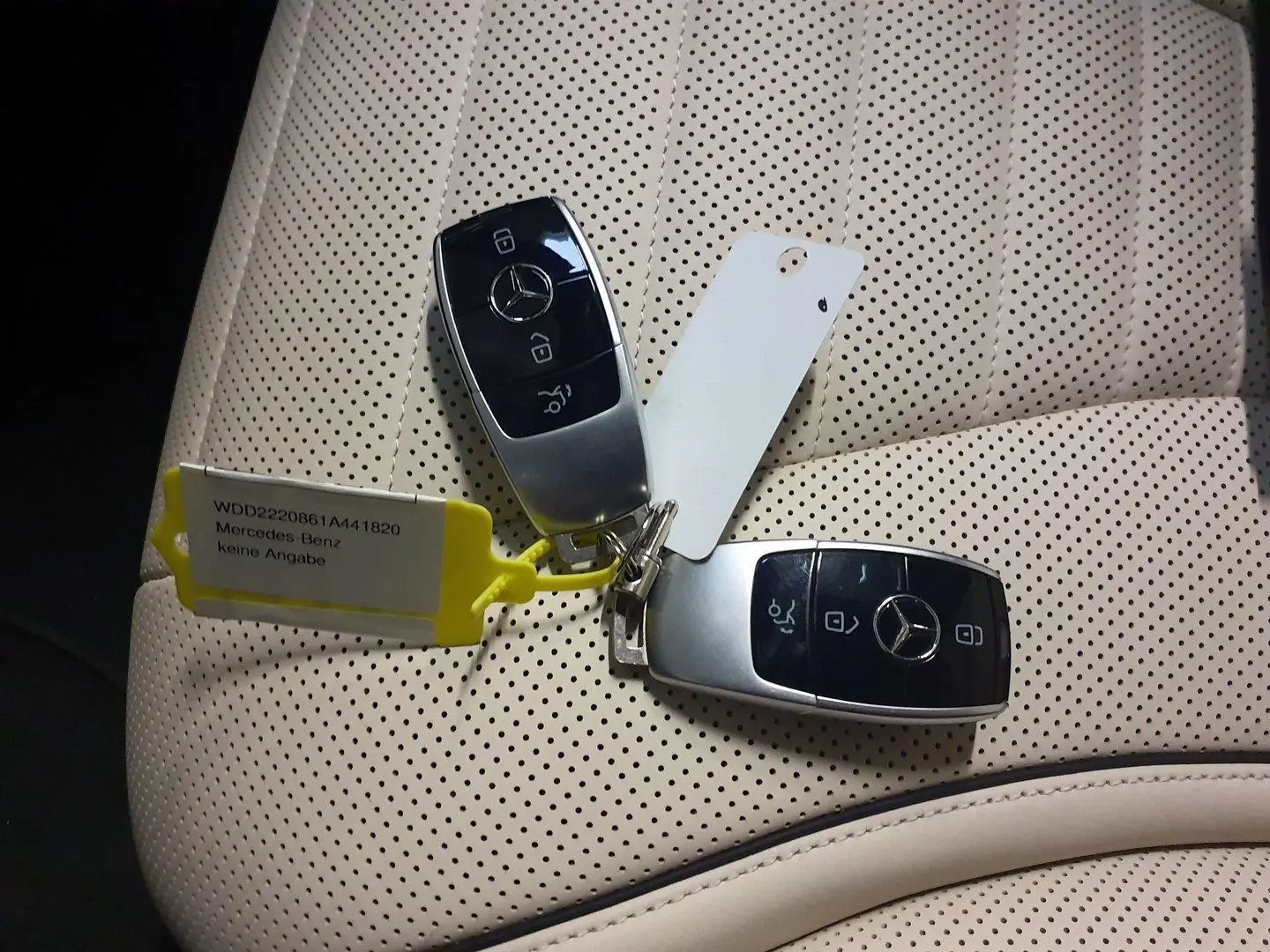 Mercedes-Benz S-Class S560 V8 4MATIC 9G-Tronic