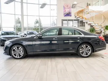 Mercedes-Benz S-Class S560 V8 4MATIC 9G-Tronic