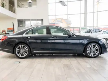 Mercedes-Benz S-Class S560 V8 4MATIC 9G-Tronic