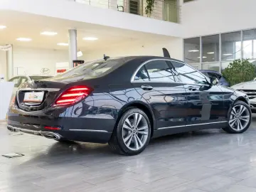 Mercedes-Benz S-Class S560 V8 4MATIC 9G-Tronic