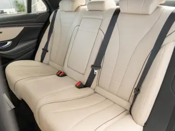 Mercedes-Benz S-Class S560 V8 4MATIC 9G-Tronic