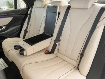 Mercedes-Benz S-Class S560 V8 4MATIC 9G-Tronic