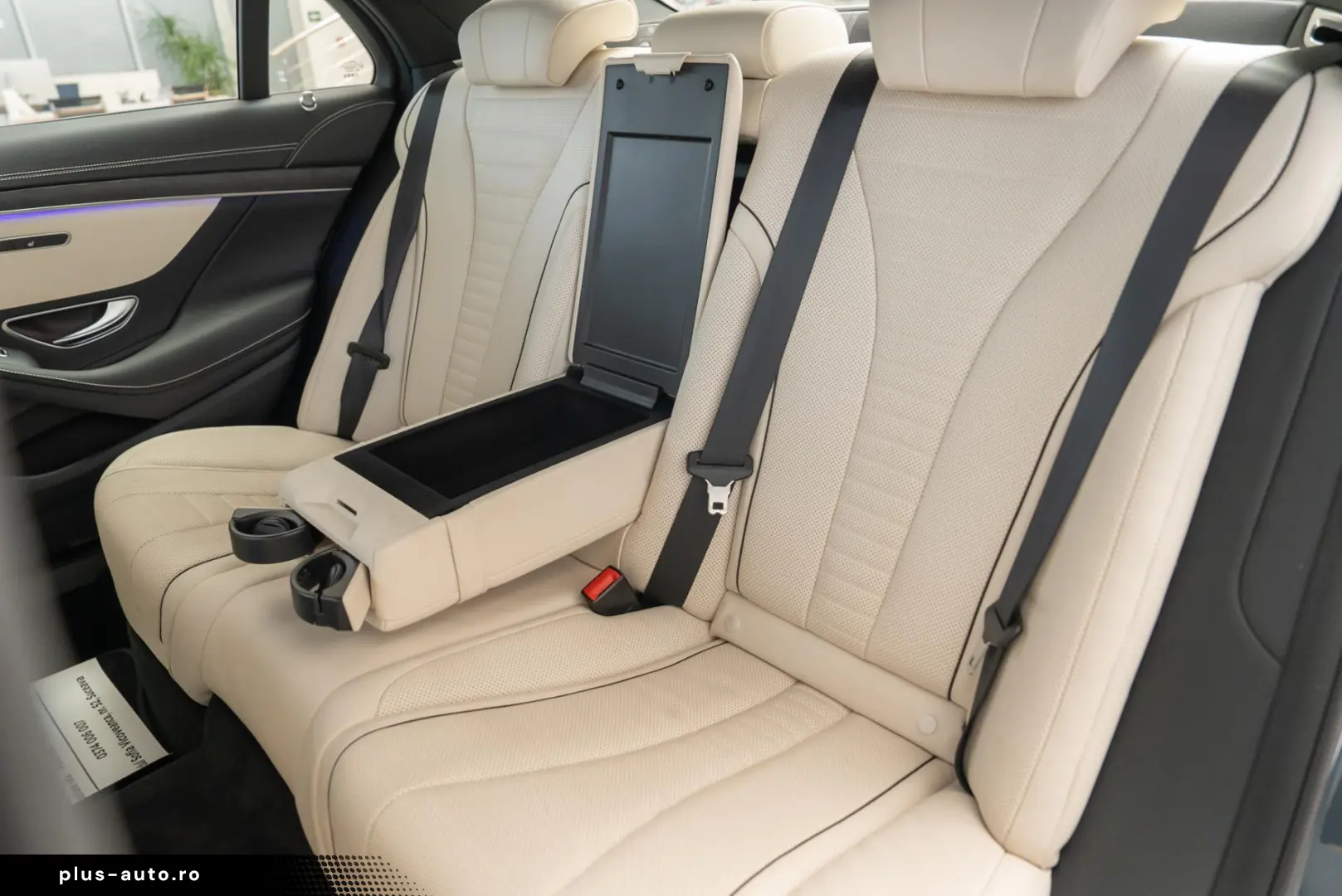 Mercedes-Benz S-Class S560 V8 4MATIC 9G-Tronic