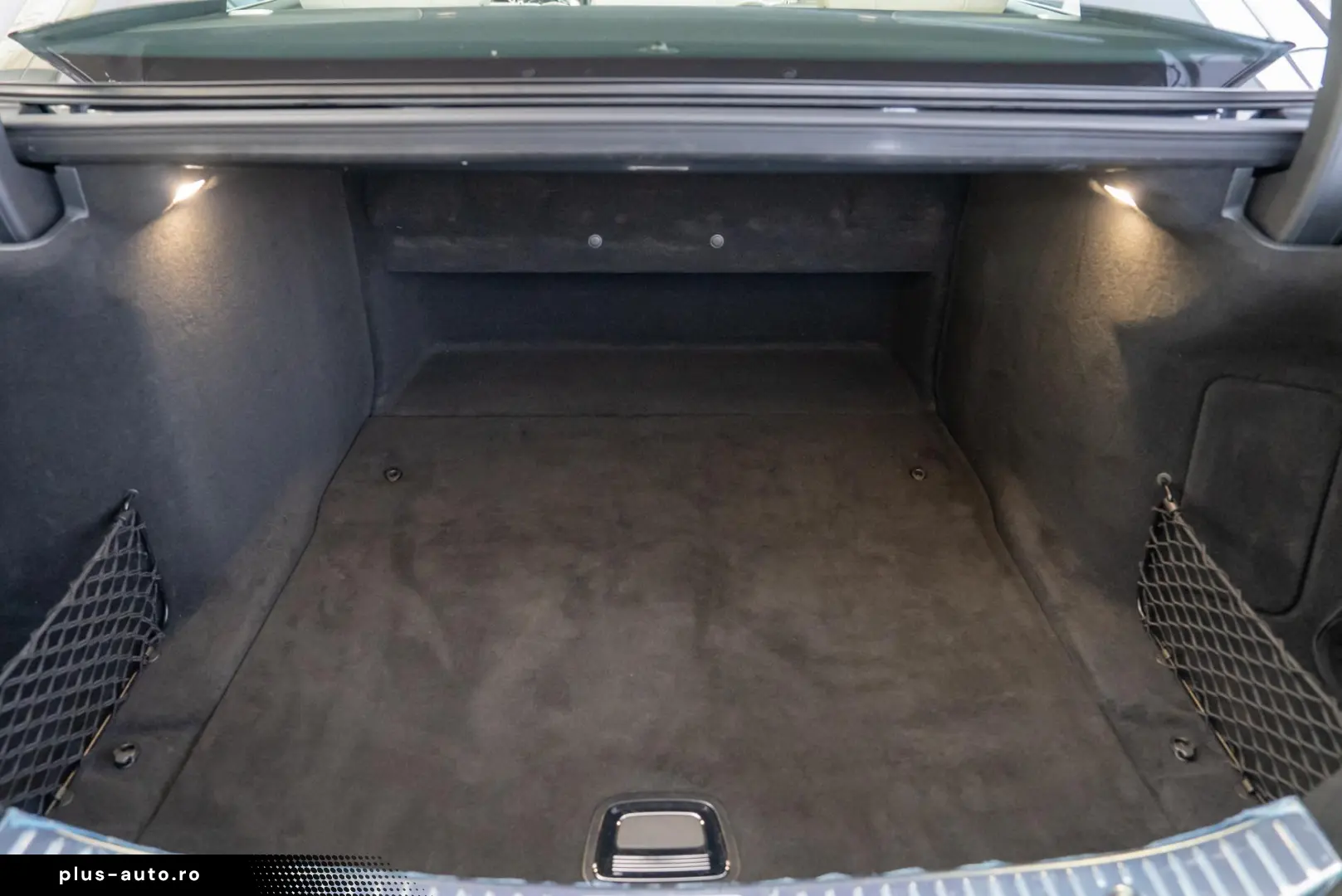 Mercedes-Benz S-Class S560 V8 4MATIC 9G-Tronic