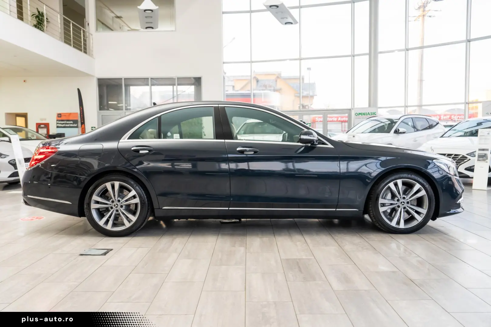 Mercedes-Benz S-Class S560 V8 4MATIC 9G-Tronic