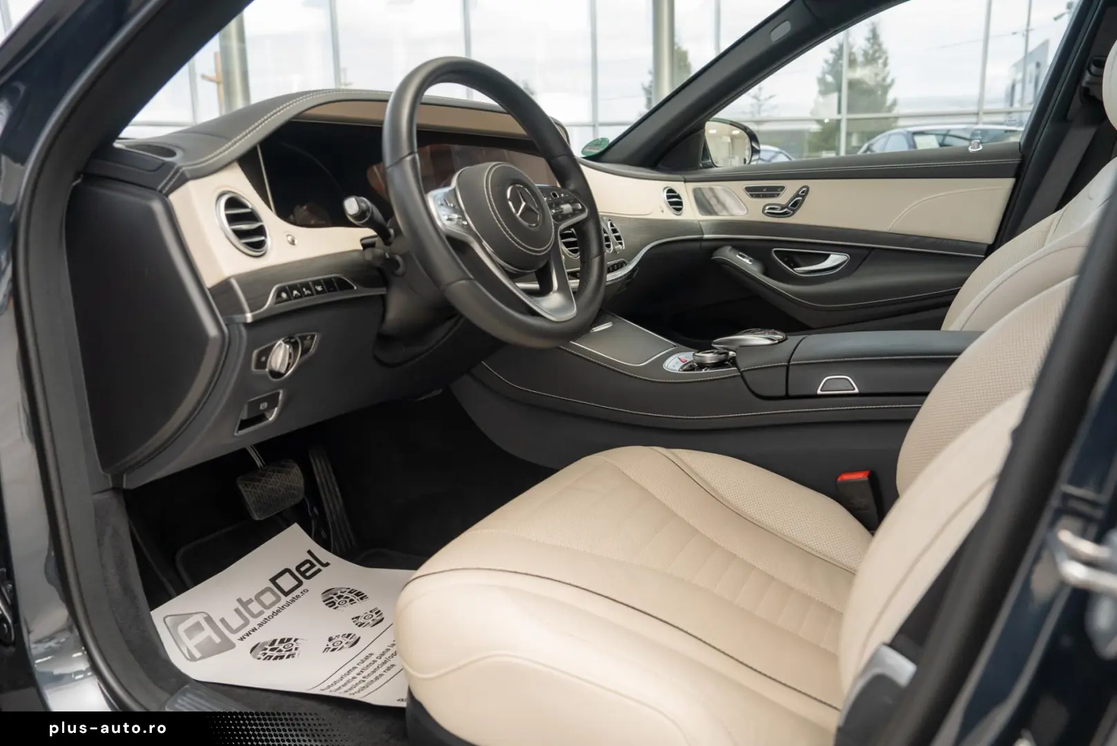 Mercedes-Benz S-Class S560 V8 4MATIC 9G-Tronic