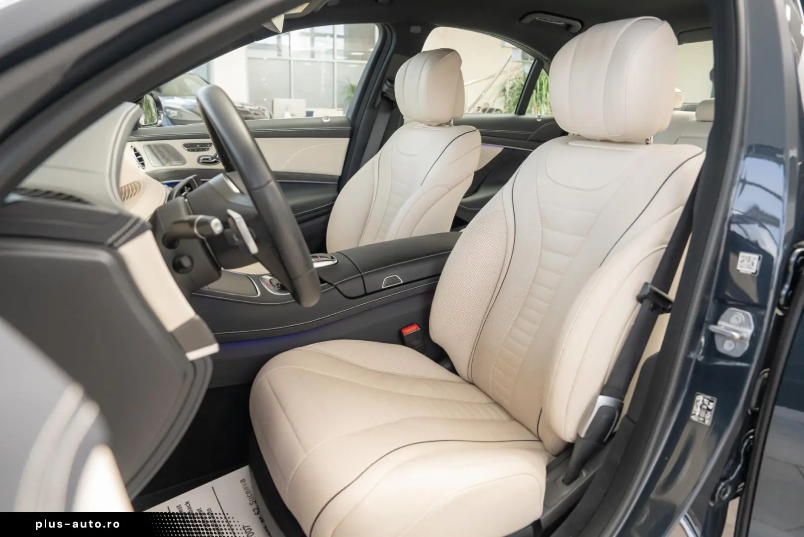 Mercedes-Benz S-Class S560 V8 4MATIC 9G-Tronic