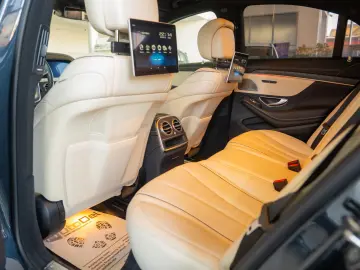 Mercedes-Benz S-Class S560 V8 4MATIC 9G-Tronic