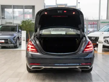 Mercedes-Benz S-Class S560 V8 4MATIC 9G-Tronic