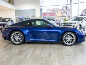 Porsche 911 CARRERA 4 - 992