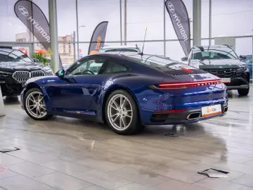 Porsche 911 CARRERA 4 - 992