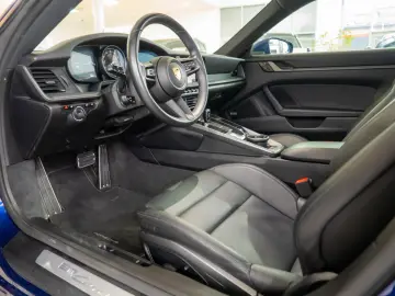 Porsche 911 CARRERA 4 - 992