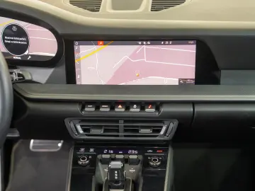 Porsche 911 CARRERA 4 - 992