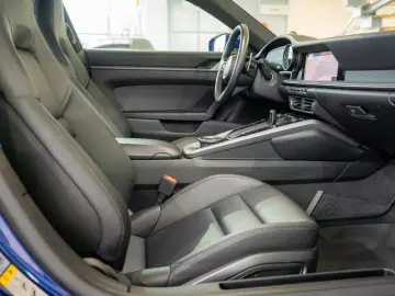 Porsche 911 CARRERA 4 - 992