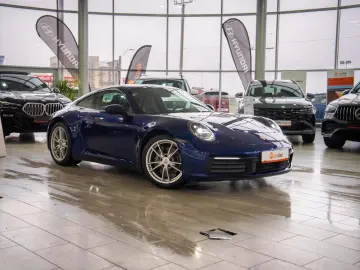 Porsche 911 CARRERA 4 - 992