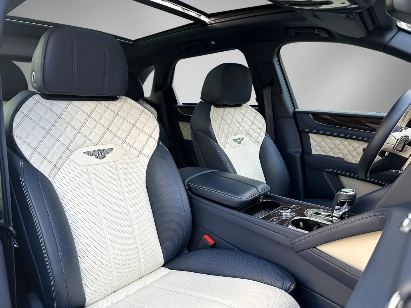 Bentayga V8 First Edition 1.Hand BentleyGarantie