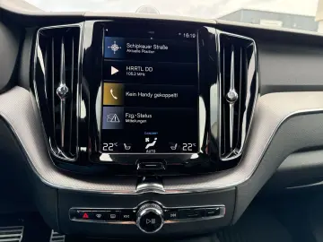 XC60 B4 R-DESIGN AWD -HUD+STANDHZG+PANO+BEL.SITZ