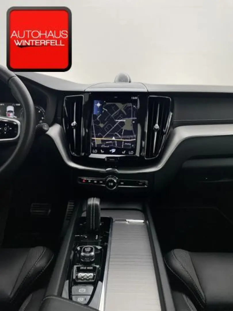 XC60 B4 R-DESIGN AWD PANO+AHK+22Z+B&W+360+HUD+