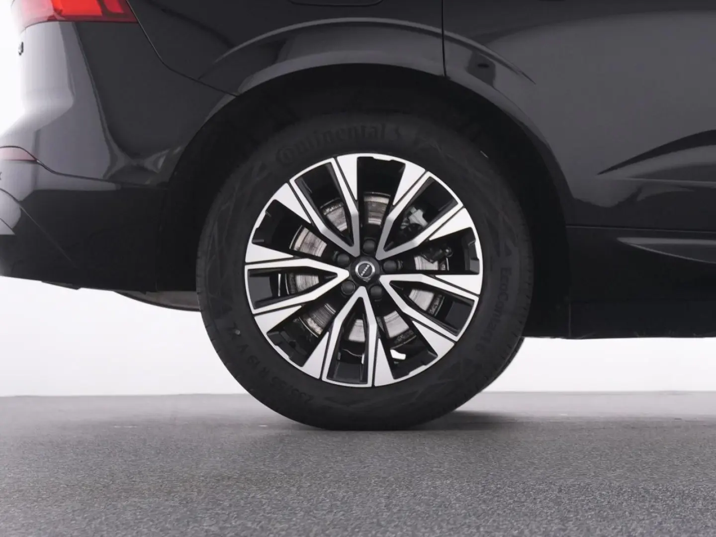 XC60 B4 Essential AHK+FAP+LM 19''+MET+PAP+SH+WP+