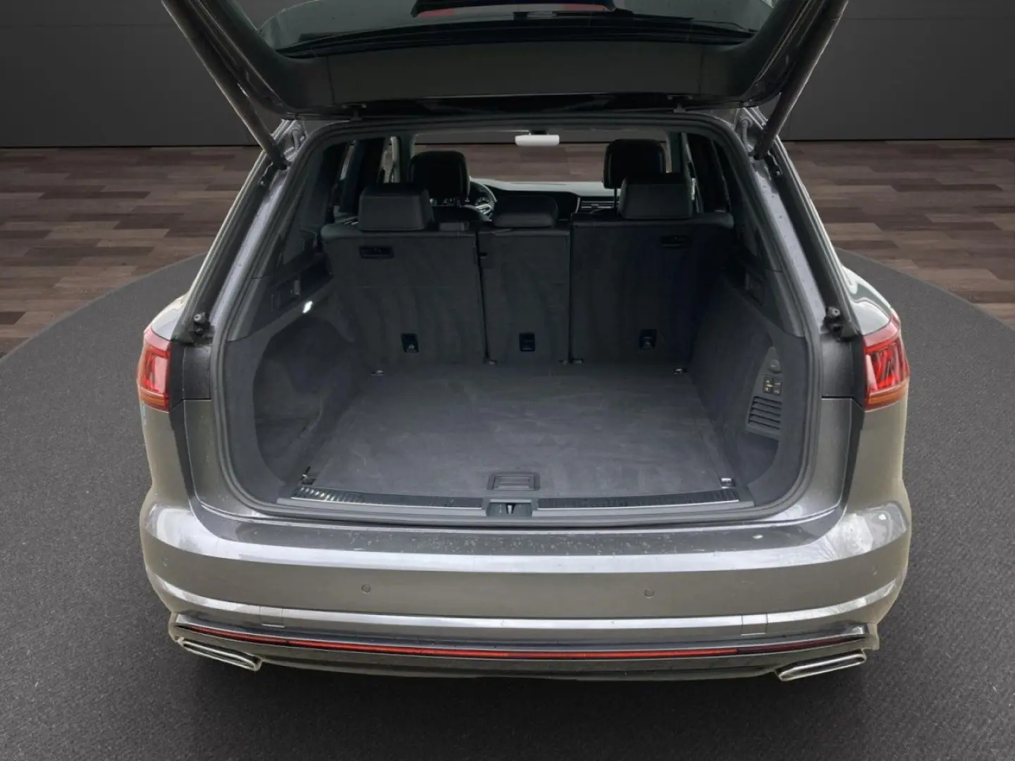 Touareg 3.0 V6 TDI R-Line 4Motion*IQLIGHT*MFL*Ka