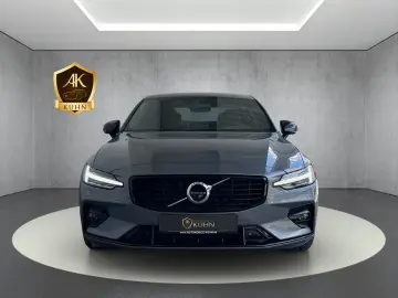 VOLVO S60 B4*R-DESIGN*360° KAM*LEASING*19ZOLL*HARMAN*