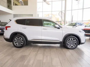 Hyundai Santa Fe 1.6T-GDI Plug-in Hybrid  4WD 