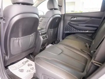 Hyundai Santa Fe 1.6T-GDI Plug-in Hybrid  4WD 