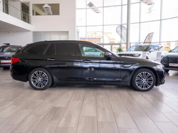 BMW Seria 5 520d Touring Steptronic 