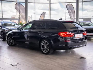 BMW Seria 5 520d Touring Steptronic 