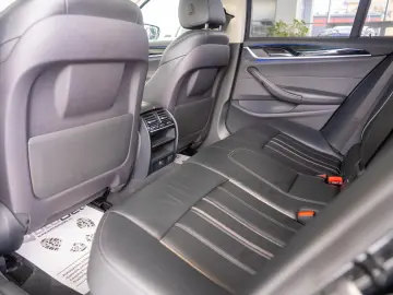 BMW Seria 5 520d Touring Steptronic 