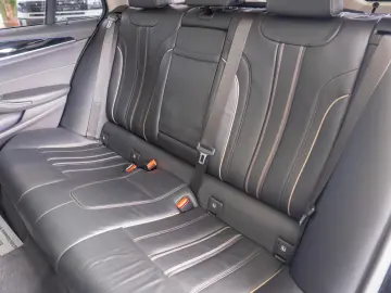 BMW Seria 5 520d Touring Steptronic 