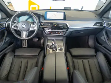 BMW Seria 5 530e 2.0 iPerformance 