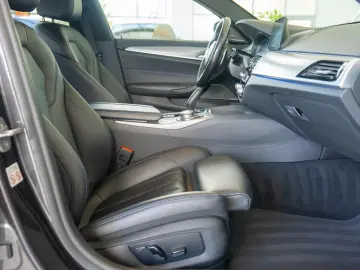 BMW Seria 5 530e 2.0 iPerformance 